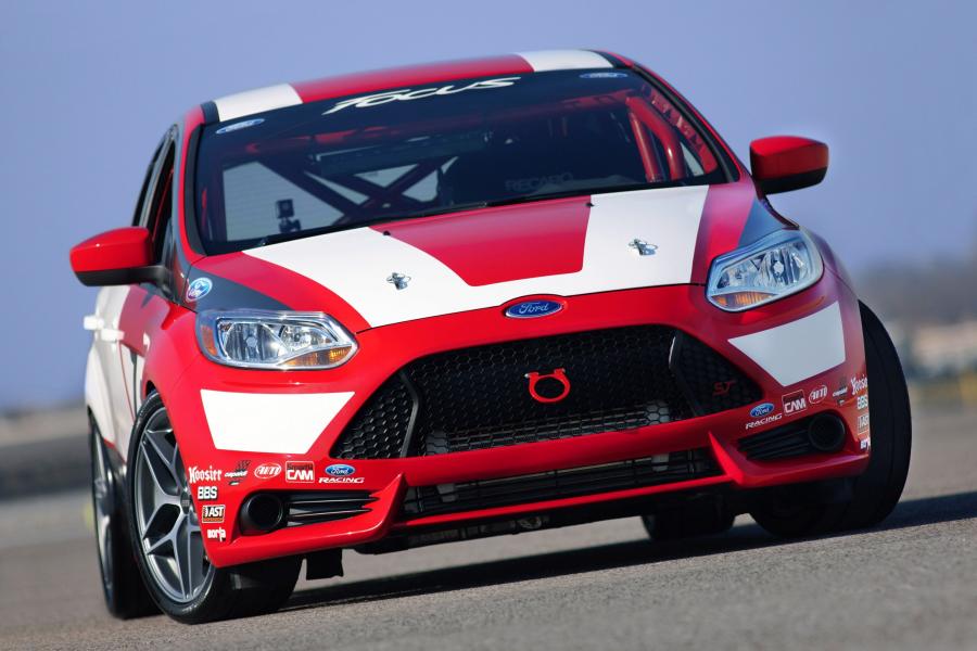  Ford Focus Race Car Concept 2010 года  (фото 2 из 10)